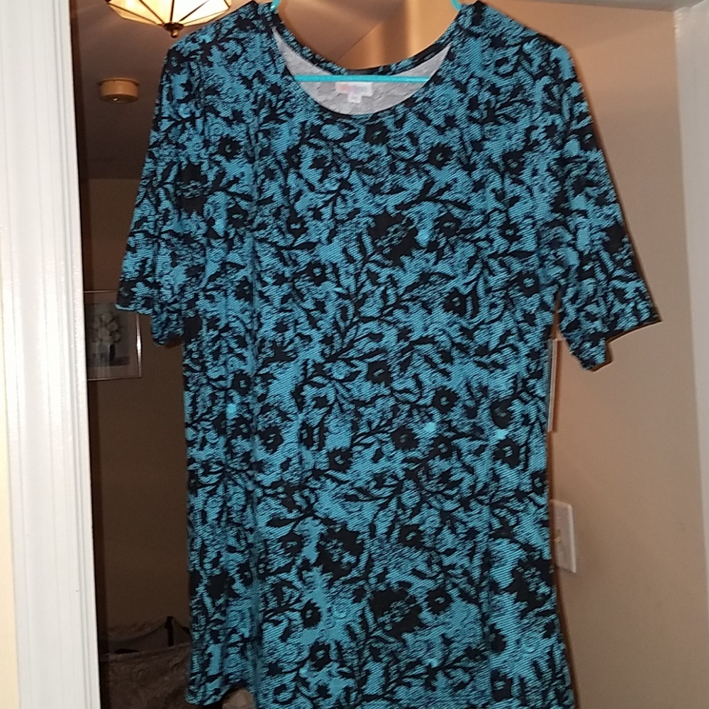 Brand new 3XL Lularoe Gigi top